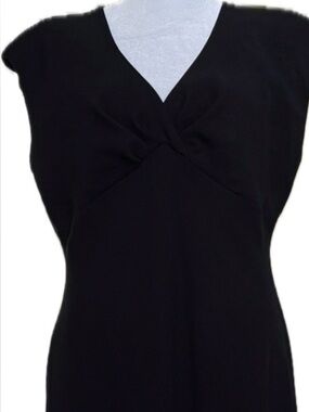 Jones Wear Black Twist-Front Cap Sleeve Maxi Dress
